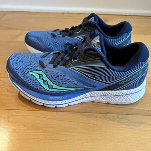 Saucony Kinvara 9 women’s running shoes, size 7
